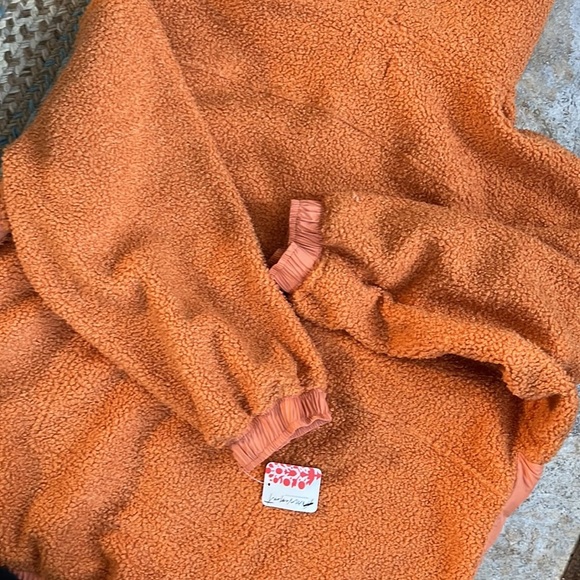 Free People Fuzzy Was She Fleece Pullover NWT Size Small - Picture 14 of 14